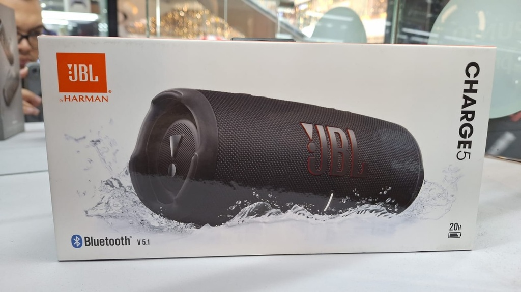 PARLANTE JBL CHARGE 5 NEGRO